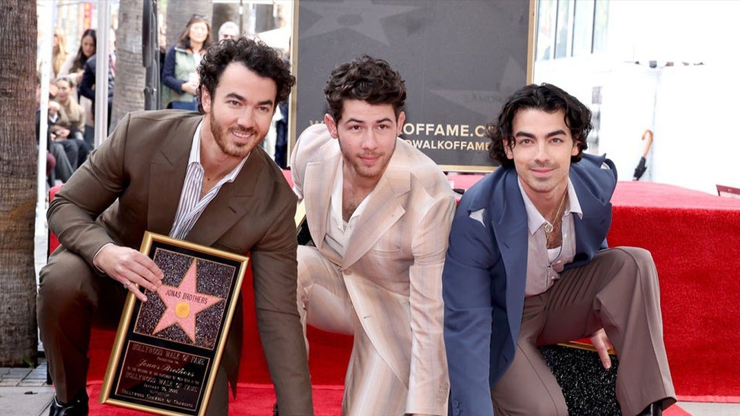 0523-Stars-With-Walk-Of-Fame-Stars-PRIMARY