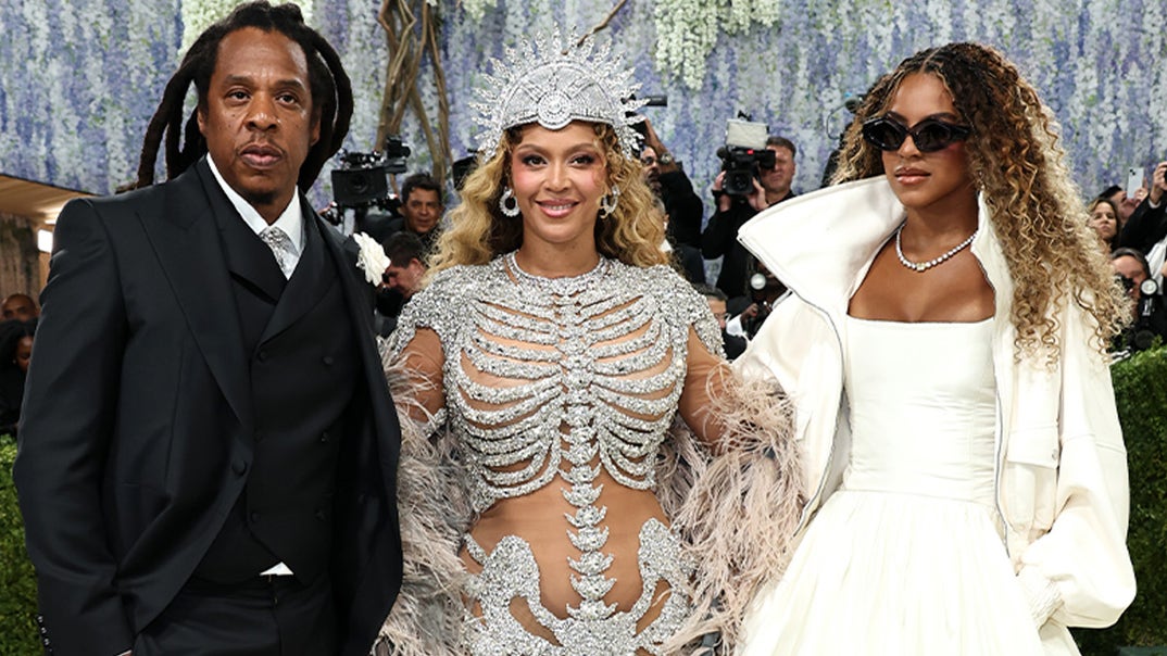 0504-Beyonce-Jay-Z-Blue-Ivy-Carter-Met-Gala-2026-PRIMARY-2