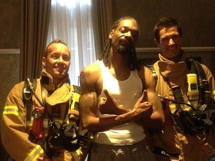 0124-snoop-dogg-firefighter-01