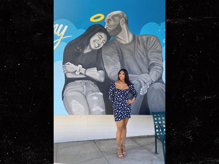 Vanessa Bryant Snaps Photo Of Natalia In Front Kobe Gianna Mural