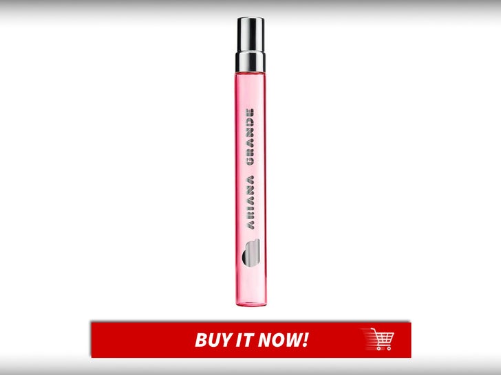 Ariana-Grande-Cloud-Pink-Eau-de-Parfum-Gift-Guide-Beauty-Skincare-MAIN