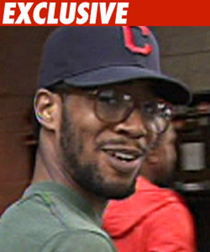 Rapper Busted for Destruction Drugs :: 0611-kid-cudi-tmz-ex2