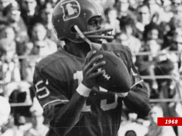 Marlin Briscoe, the 1st Black starting quarterback in the AFL, dies at 76 :  NPR