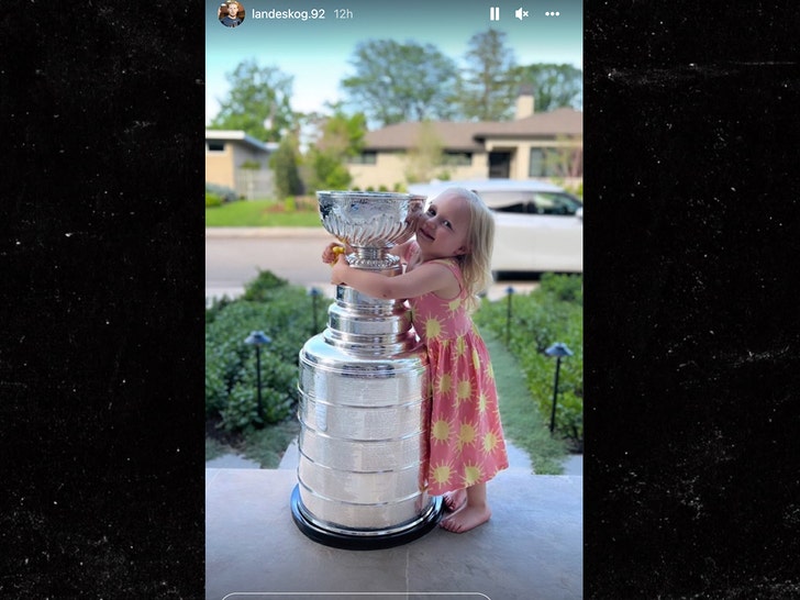 Video: Gabriel Landeskog's daughter sips from Stanley Cup after win