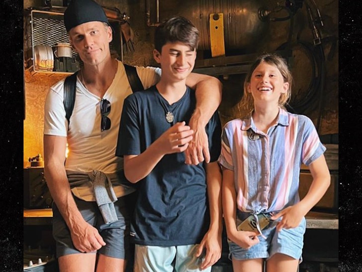 Tom Brady's kids trick 7-time Super Bowl champ to ride 'Tower of Terror' in  family trip to Disney