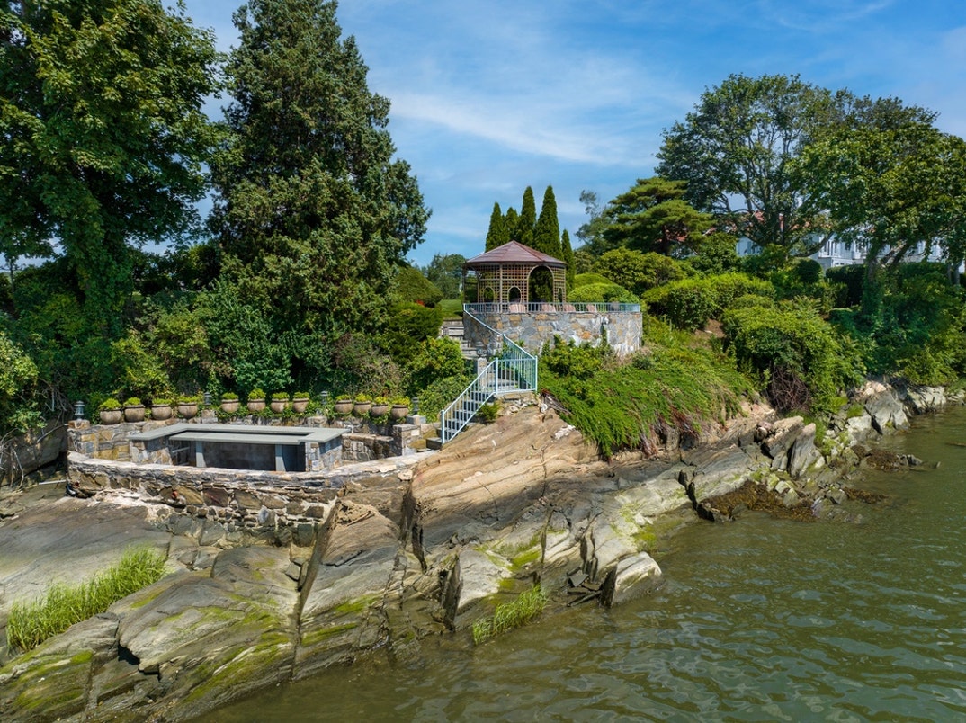 Kathie Lee Gifford Lists Connecticut Home 22