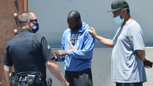 Denzel Washington Helps Homeless Man in Distress