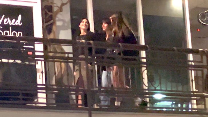 Kendall Jenner, Hailey Bieber, Leonardo DiCaprio Split'ten Sonra Camila Morrone ile Çıktı