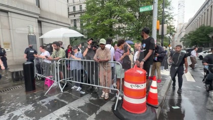 070125_diddy_verdict_crowds_kal