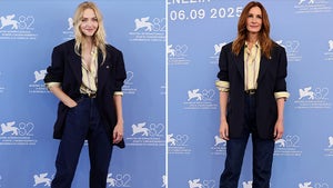 0905-Amanda-Seyfried-Julia-Roberts-Rather-hero