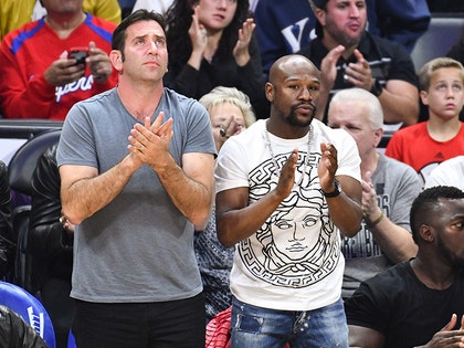 1106-mayweather-clippers-game-getty-01
