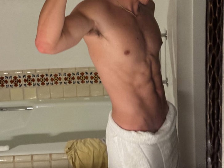 Noah Beck Hot Shots