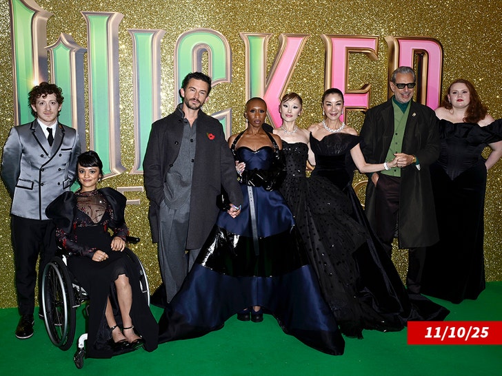 Ariana Grande dan Ethan Slater Getty 2