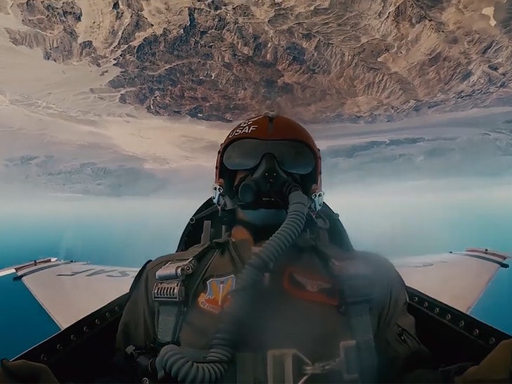 WATCH: Raiders' Jimmy Garoppolo takes flight in F-16 fighter jet with Air  Force Thunderbirds