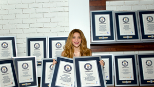 Shakira Performs Piqué Diss Song on 'Fallon,' Breaks World Records