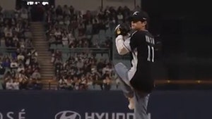 Stray Kids' Seungmin Throws Impressive First Pitch At MLB Seoul Series Game