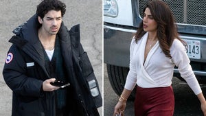 0114-Joe-Jonas-Priyanka-Chopra-Xmas-Movie-PRIMARY