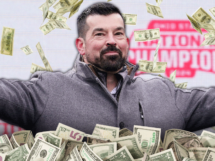 ryan-day-money-getty-main