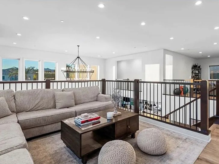 0818-Derek-Fisher-and-Gloria-Govan-California-Mansion-Sold-Sub2