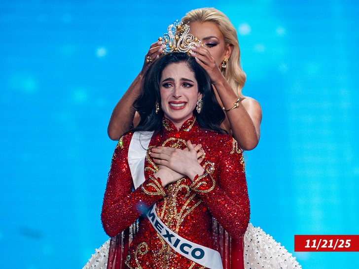 Fatima Bosch sub getty swipe 2