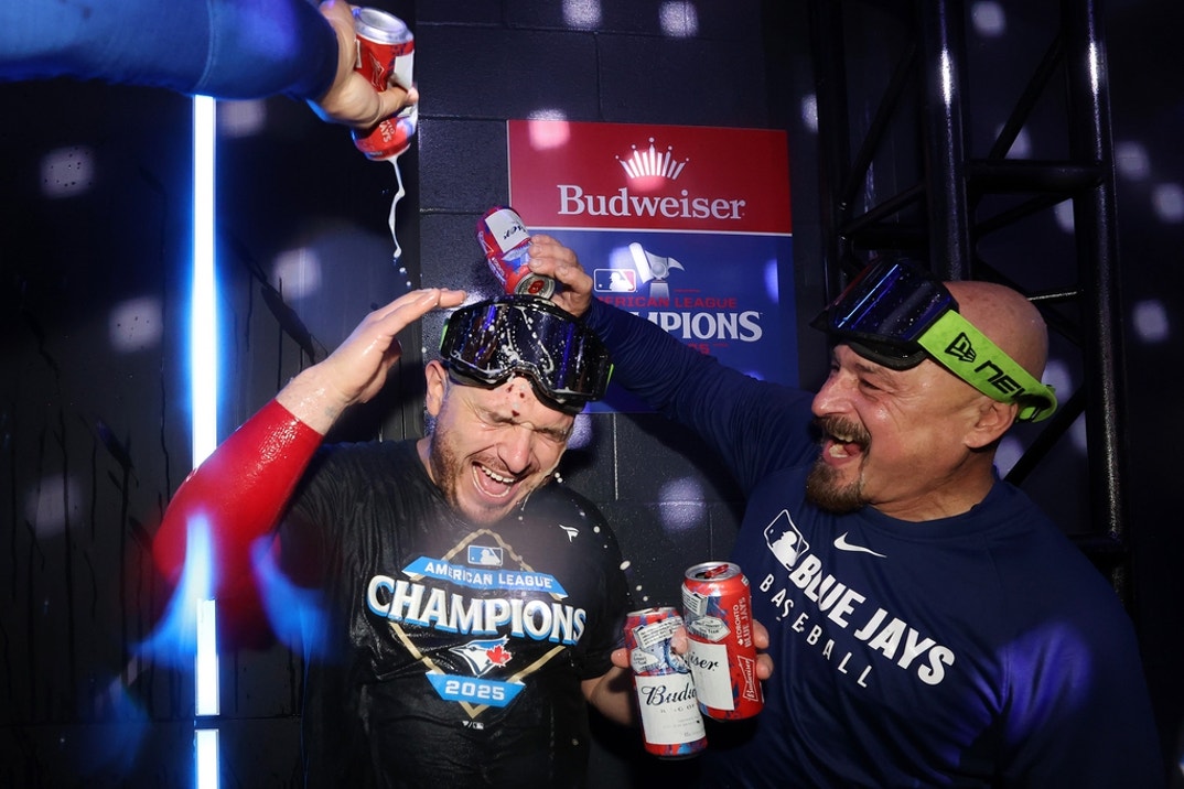 Seattle Mariners v Toronto Blue Jays - Game Seven 8