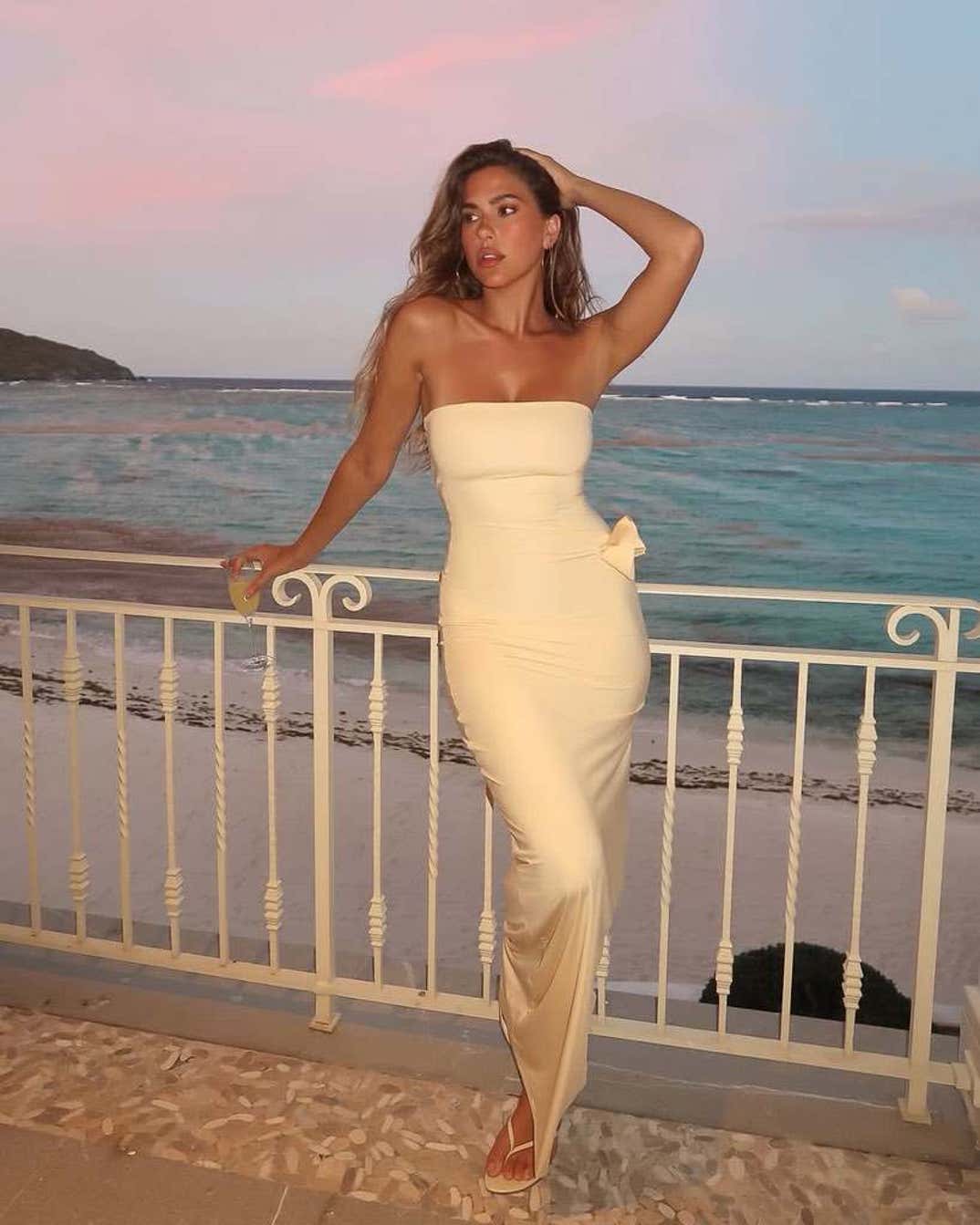 Kara Del Toro Conouan Vacay 11