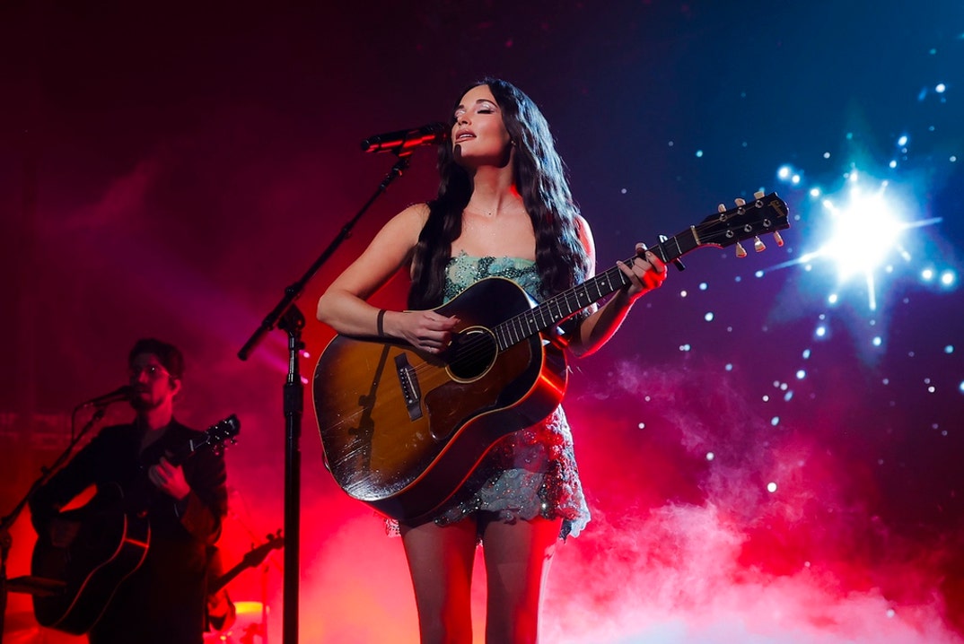 Kacey Musgraves On Stage 2