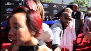 Floyd Mayweather Jr. Denied by T.I.'s Wife on BET Awards Red Carpet (VIDEO)