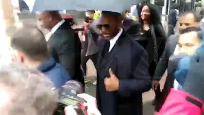 050719_r_kelly_leaving_kal