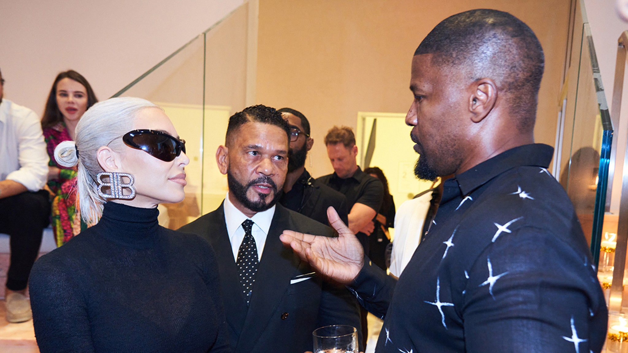 Kim Kardashian besucht mit Jennifer Lopez und Ben Affleck das Celebrating Life in Style