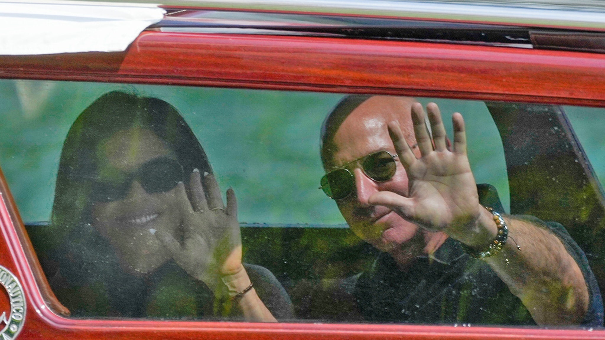 Lauren Sanchez, Jeff Bezos Arrive Into Venice, Waving To Onlookers