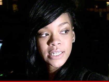 0820-rihanna-tmz-01
