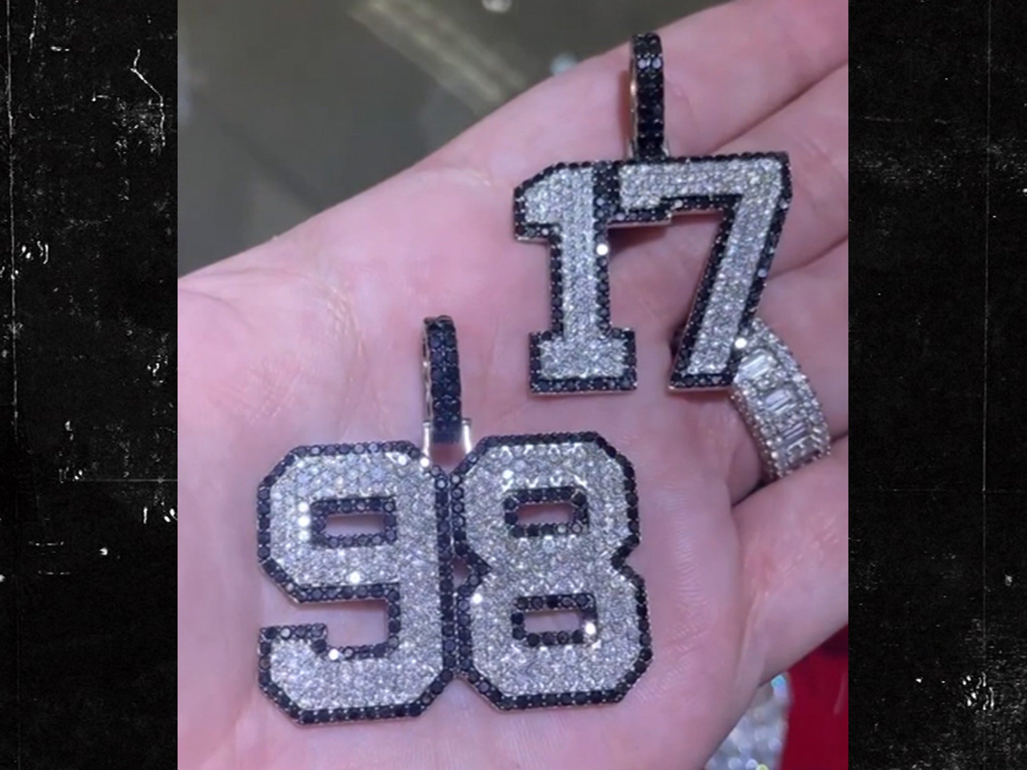 Derek Carr Gifts Davante Adams, Maxx Crosby Diamond Number Pendants