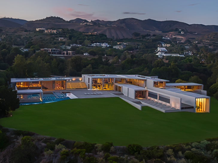 A Bel-Air mansion has the most expensive price tag in American history--  $225 million