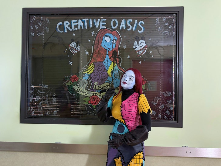 Janelle Monae visiting children's hospital facebook 2