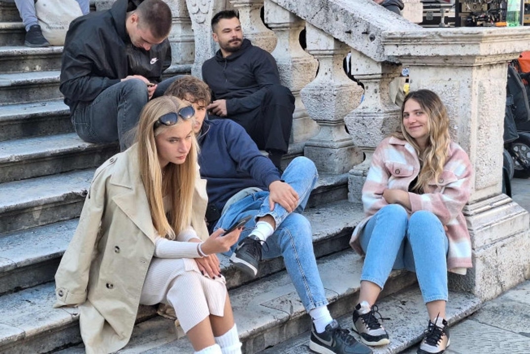 On Set of Outer Banks 9