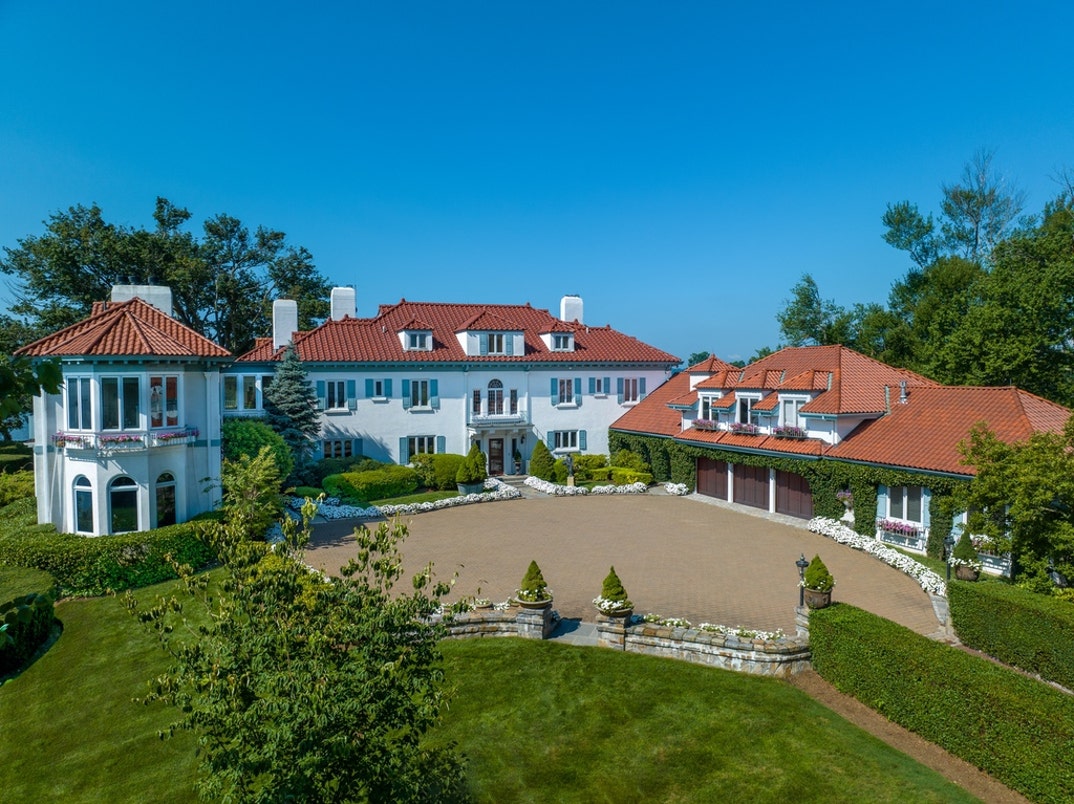 Kathie Lee Gifford Lists Connecticut Home 13