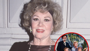 'Mary Poppins' Actress Glynis Johns Dead at 100