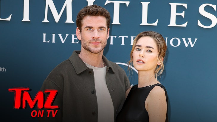 091225_tv_hemsworth_kal