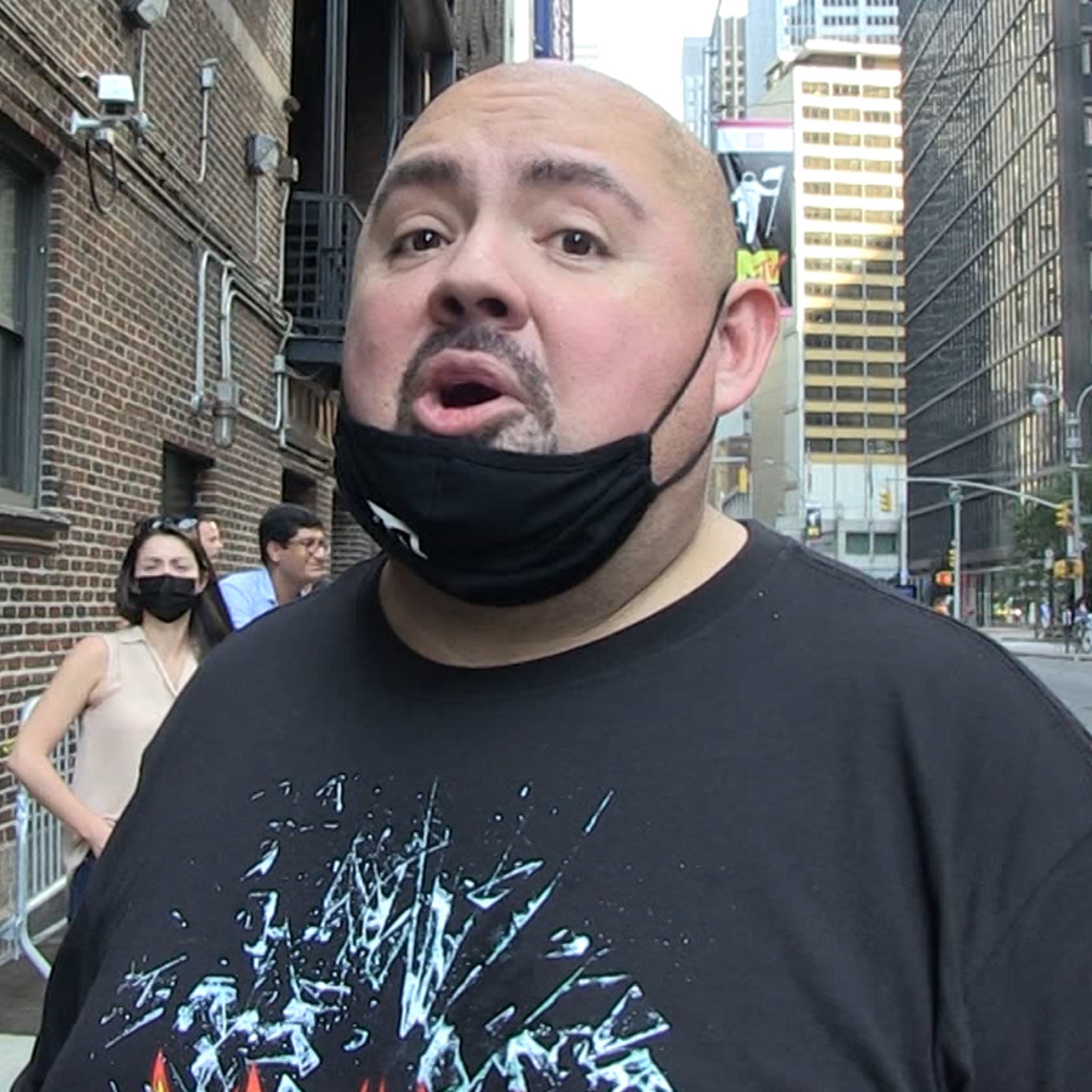 Gabriel Iglesias Say S He S Living Proof Covid Vaccine Works