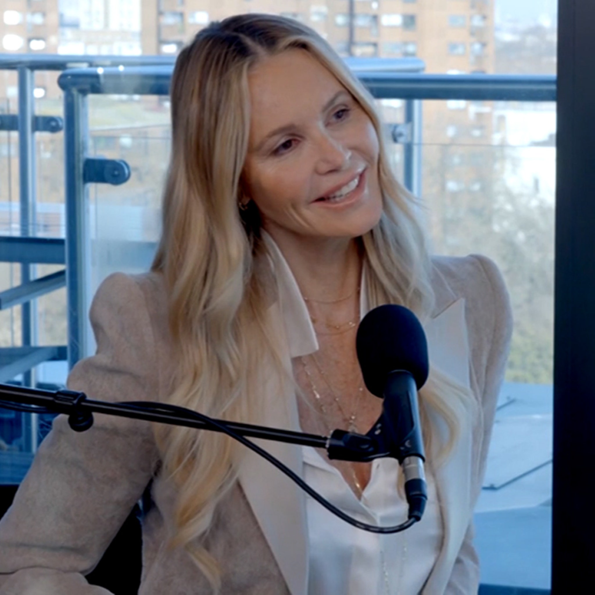 Elle Macpherson Stays Youthful Partly by Going to Bed Nude