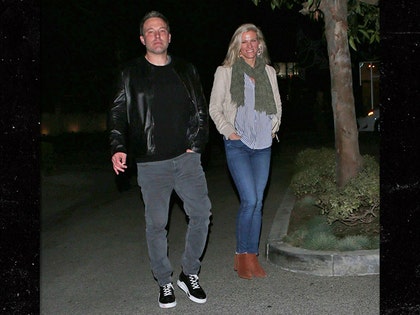 0312-ben-affleck-lindsay-shookus-x17-01