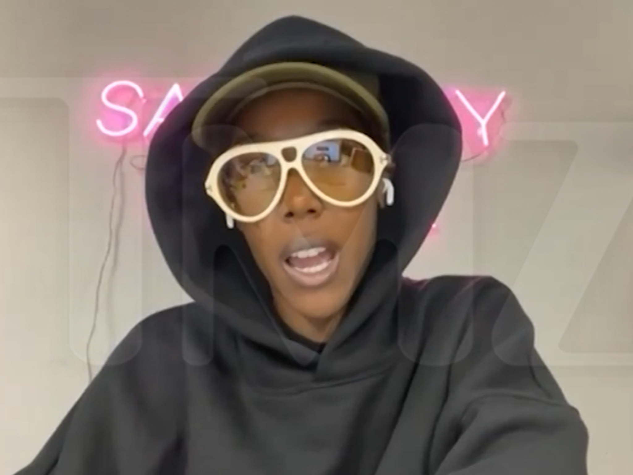 Stylist Sonique Saturday claims the 'Real Gucci' graffiti bag was