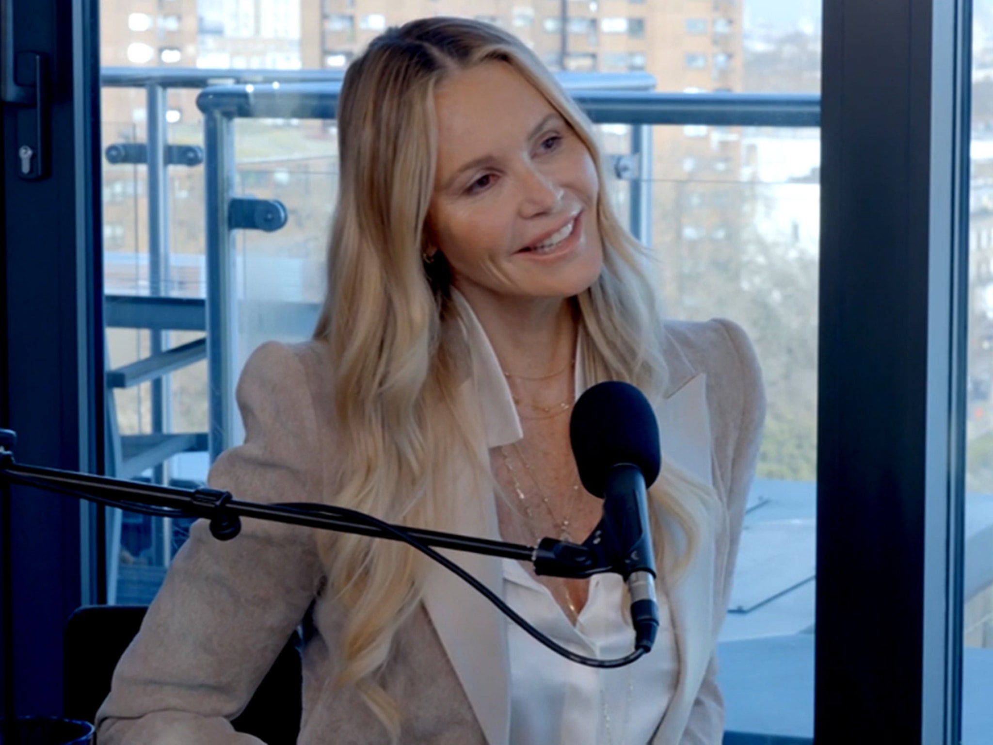 Elle Macpherson Stays Youthful Partly by Going to Bed Nude