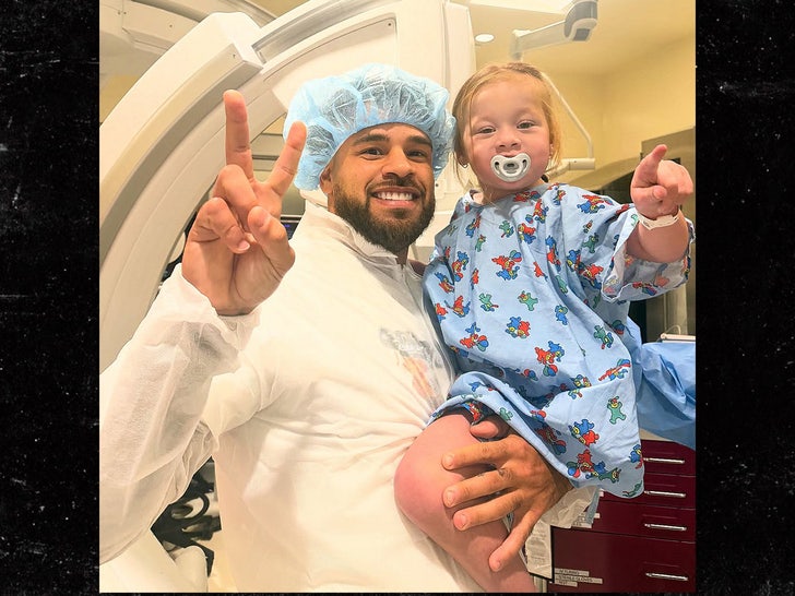 कोरी व्हार्टनच्या मुलीची शस्त्रक्रिया इन्स्टा सब 2