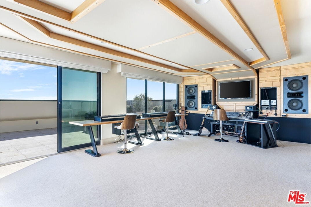 Dr Dre Beach House 10