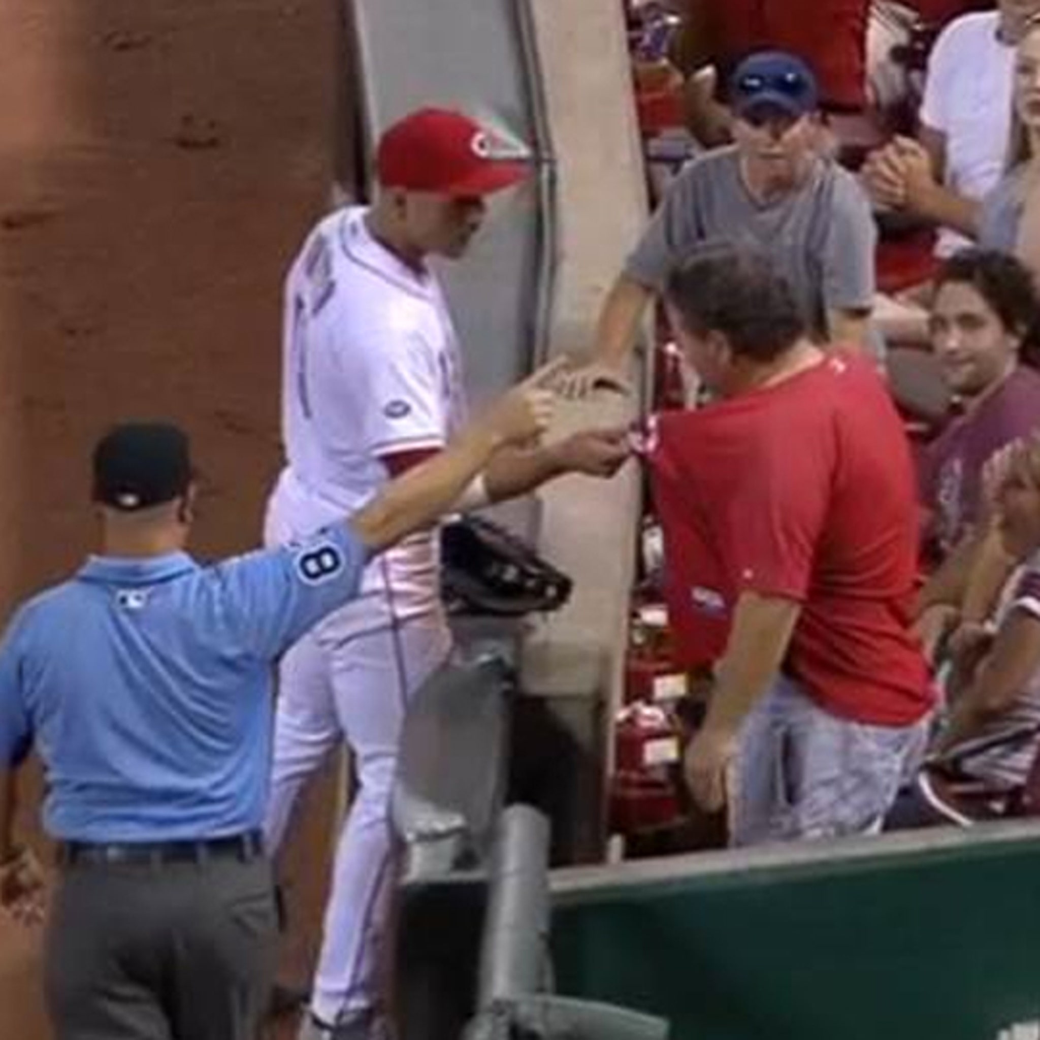 MLB's Joey Votto Apologizes To Fan For In-Game Shaming