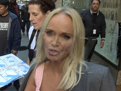111124-kristin-chenoweth-primary