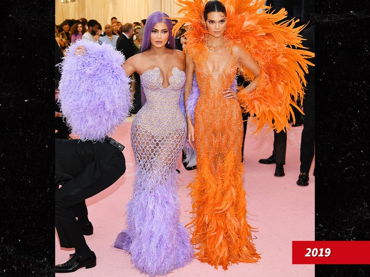 0505-Kardashian-Jenner-with-Gala-looks-through-through-year-year-sub2-date-swipe
