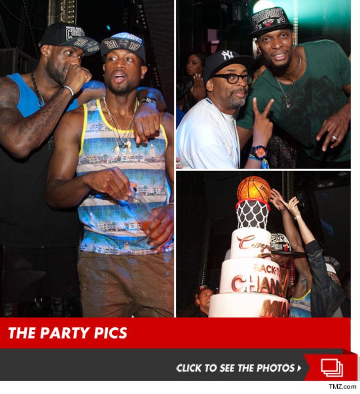 Spike Lee -- Superfan Turns Traitor ... Parties with Miami Heat